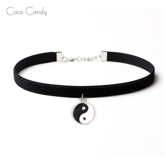 🆕Yin Yang Pendant Black Velvet Choker Necklace - Picture 1 of 2